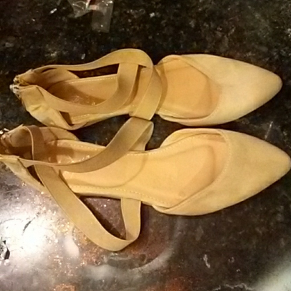 NWOT strappy suede camel tan flats